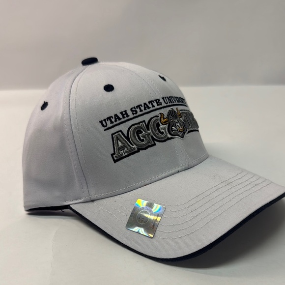Vintage Utah State University Aggies White Cap with sticker - Picture 3 of 7